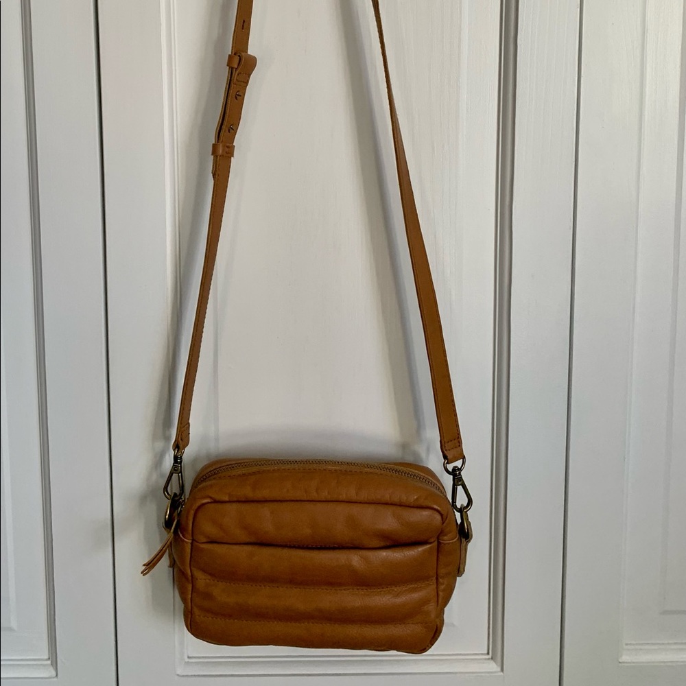 Madewell Transport Camera Crossbody Bag. Quilted leather. Puff Edition Brown